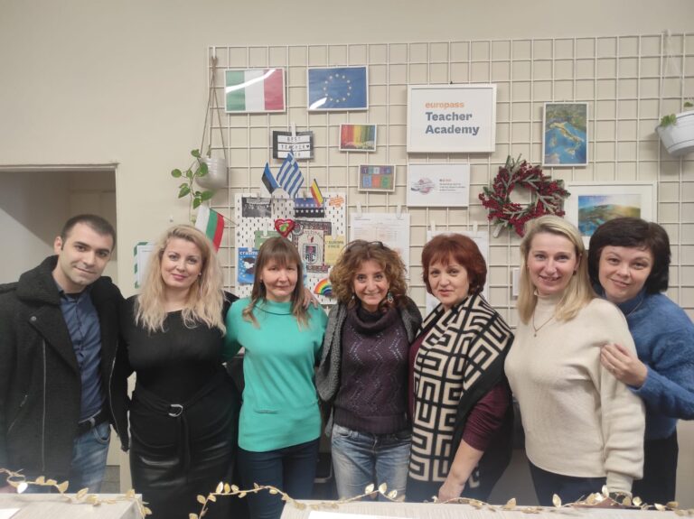 Daugavpils Valstspilsētas vidusskolas skolotāji aktīvi piedalījās profesionālās pilnveides kursos Florencē
