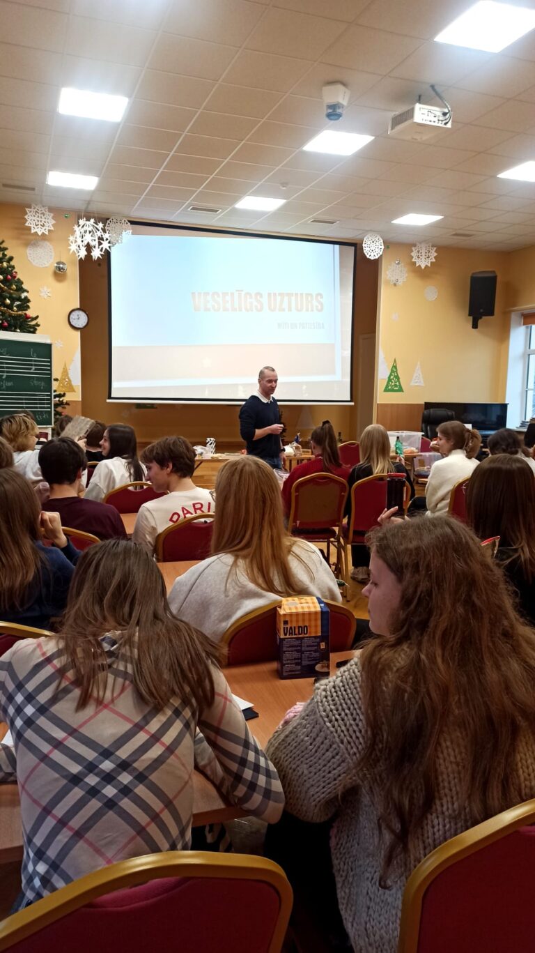 Vieslekcija “Veselīgs uzturs. Mīti un patiesība”