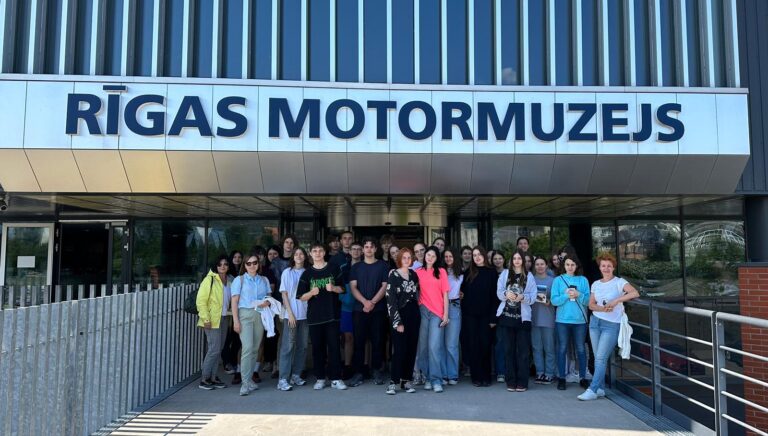 Mācību nodarbība Rīgas Motormuzejā