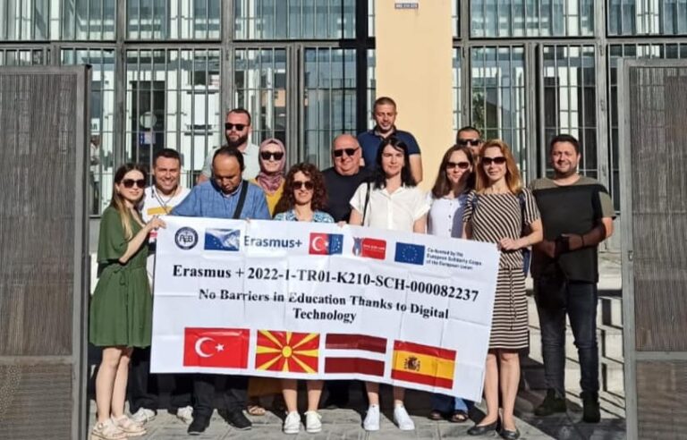 Erasmus+ projekta tikšanās Chauchinā, Spānijā. Digitālā pratība, drošība un pēda!