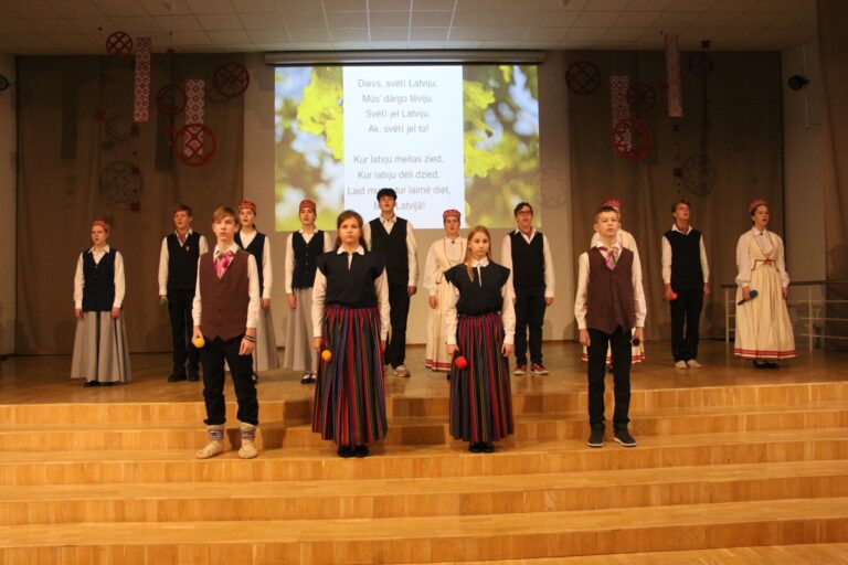 Pilsoniskuma nedēļa “Visur tevi, Latvija, dzirdu, jūtu, redzu…” Daugavpils Tehnoloģiju vidusskolā-licejā