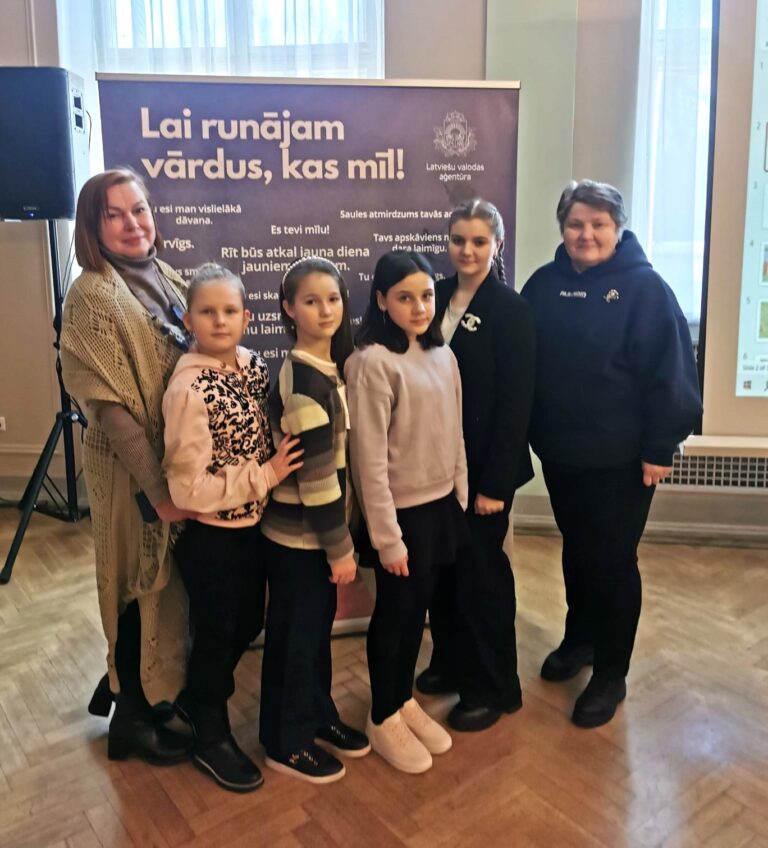 Daugavpils skolēni – Latviešu valodas aģentūras konkursa “Vārds, kas mīl, vārds, kas nogalina” laureāti