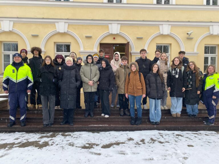 Daugavpils pašpārvaldes apmeklē Valsts policijas iecirkni