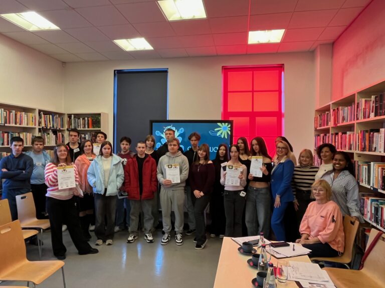 Noskaidroti angļu valodas burtošanas konkursa “Spelling Bee” uzvarētāji