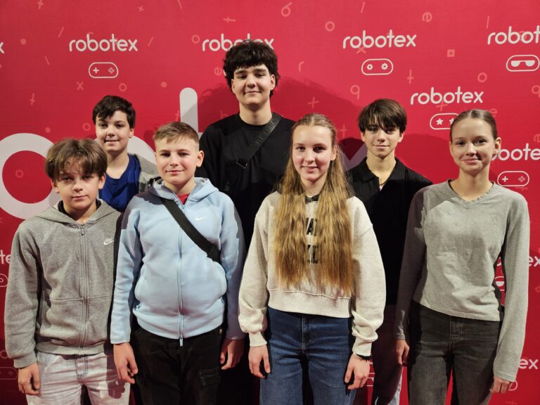 Daugavpils Tehnoloģiju vidusskolas-liceja skolēnu panākumi starptautiskajās sacensībās “Robotex International” 
