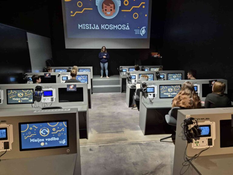 Ekskursija uz Kosmosa centru Cēsīs – ceļojums cauri Visumam