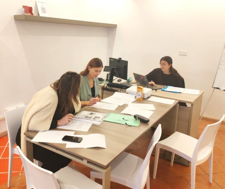 Valodu apguve pedagogu profesionālajai un personīgajai izaugsmei