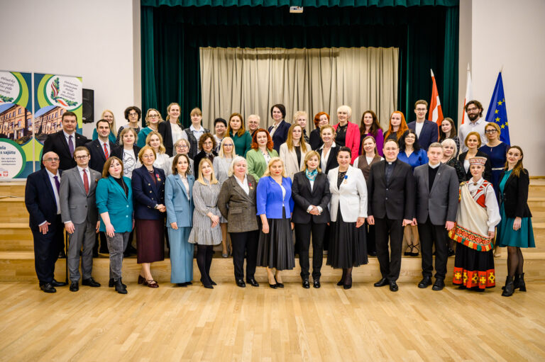 Polijas valsts apbalvojumi pasniegti arī J. Pilsudska Daugavpils valsts poļu ģimnāzijas pārstāvjiem