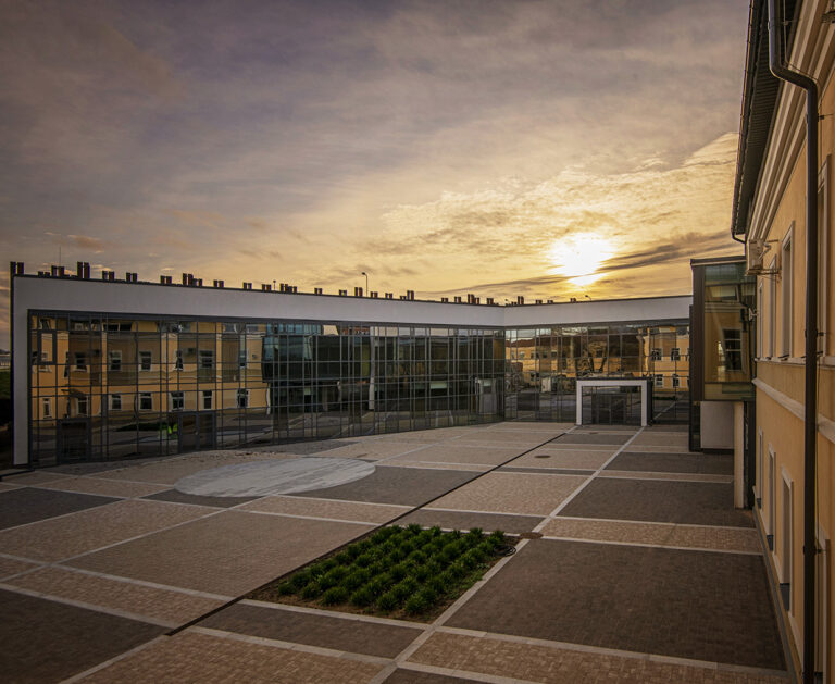 Saules skolā tiks atklāta radošo darbu izstāde “Redzamais neredzamais”