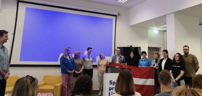 Pedagogi paplašina zināšanas MI un digitālo multimediju jautājumos