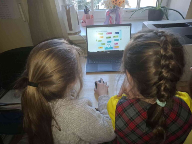 Projekts “Skola – kopienā” Daugavpils Zinātņu vidusskolā turpinās