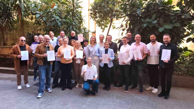 Skolotāji apgūst mākslīgā intelekta rīku izmantošanu izglītībā